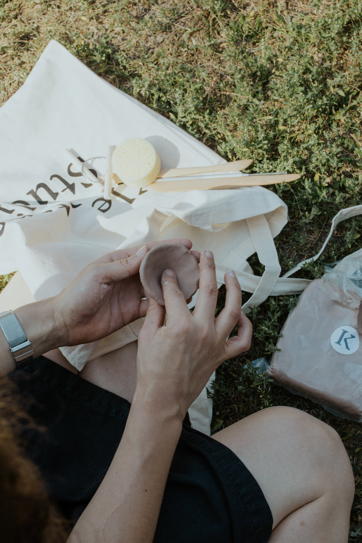 Clay to go: Kleistone Studio Clay Kit with tote bag