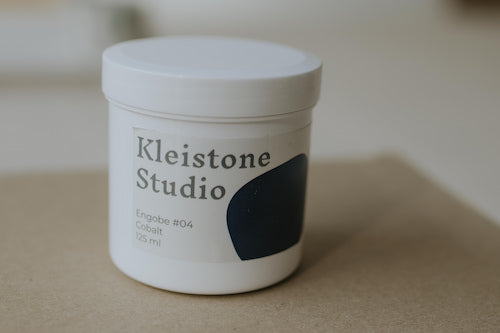 Kleistone Studio Kobaltblaue Engobe