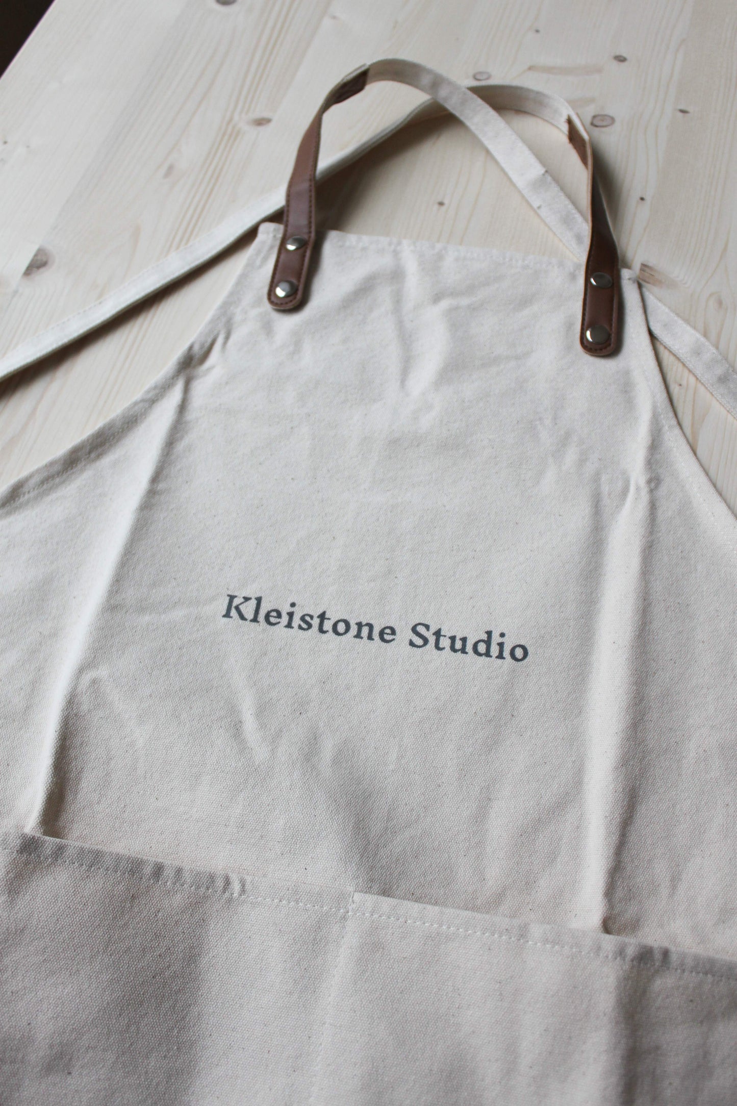 Kleistone Studio Schürze